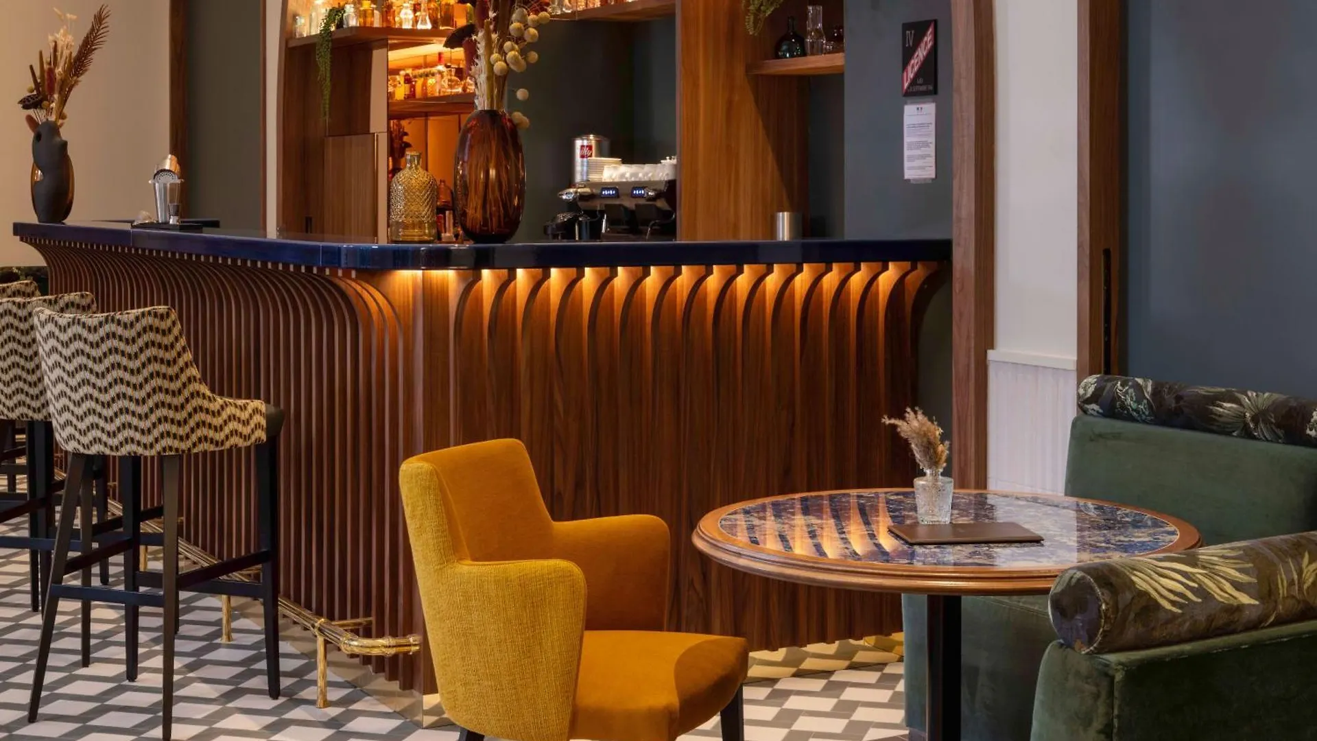 Grand Coeur Latin Hotel 4*